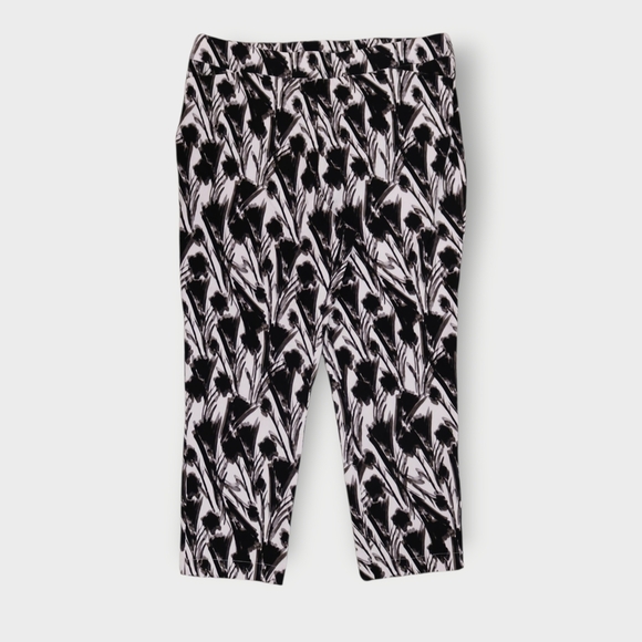 Marla Wynne Pants Black Career Elastic Waist Straight Leg Stretch Size 16W Capri - Picture 1 of 6